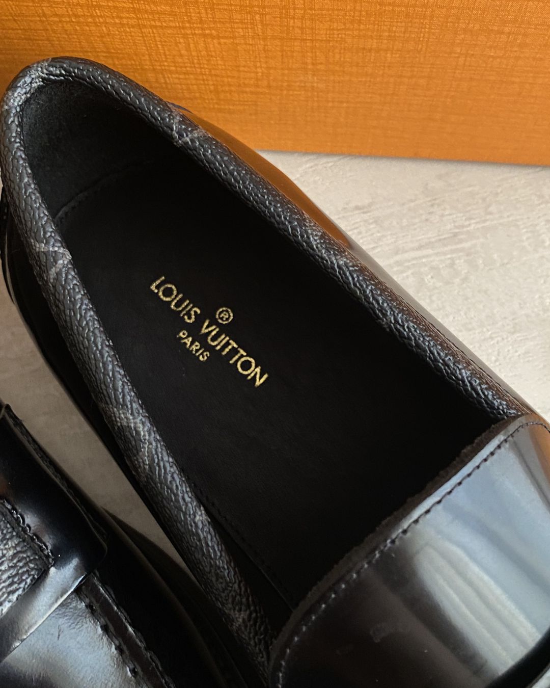 LV Major Moccasin Black